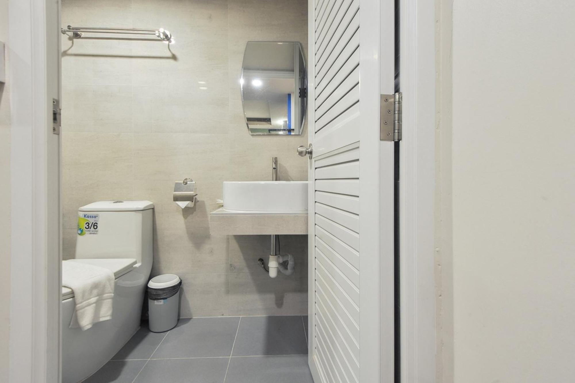 Ployburi Boutique Hotel Chanthaburi Bagian luar foto