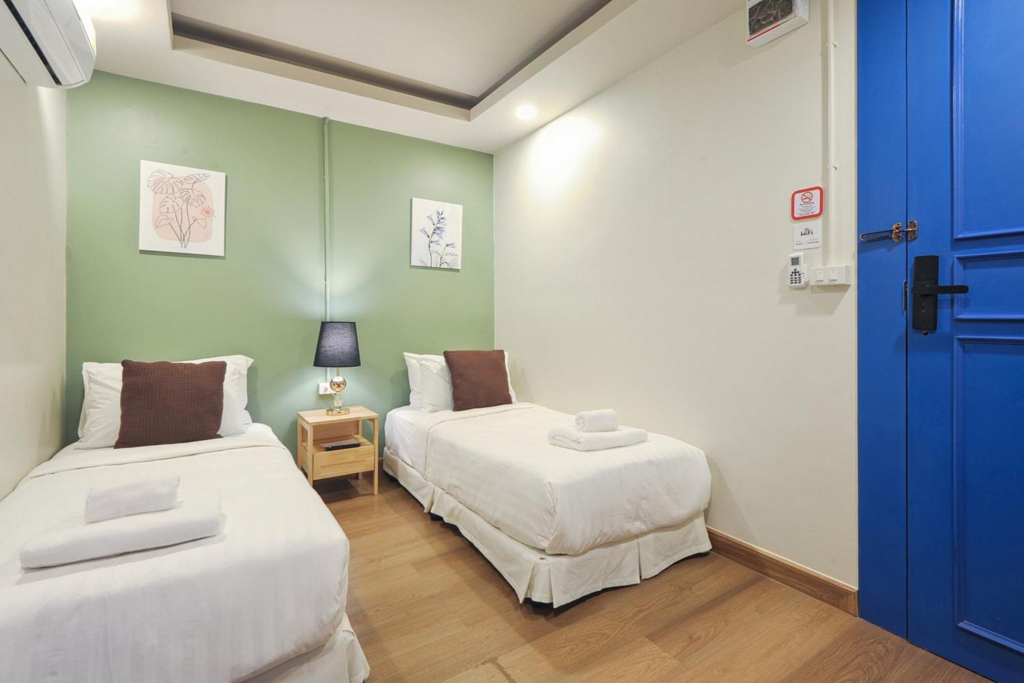 Ployburi Boutique Hotel Chanthaburi Bagian luar foto