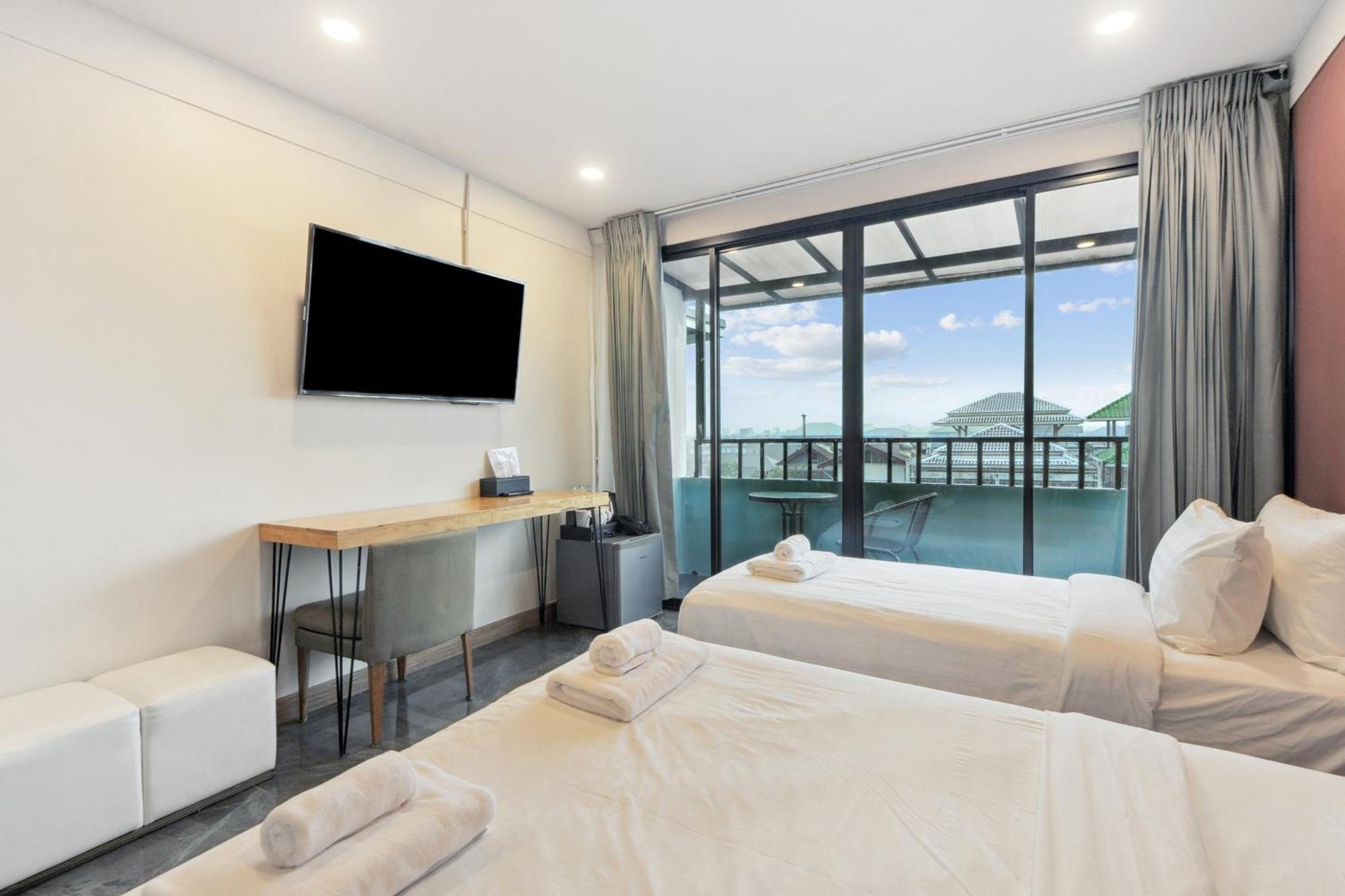 Ployburi Boutique Hotel Chanthaburi Bagian luar foto