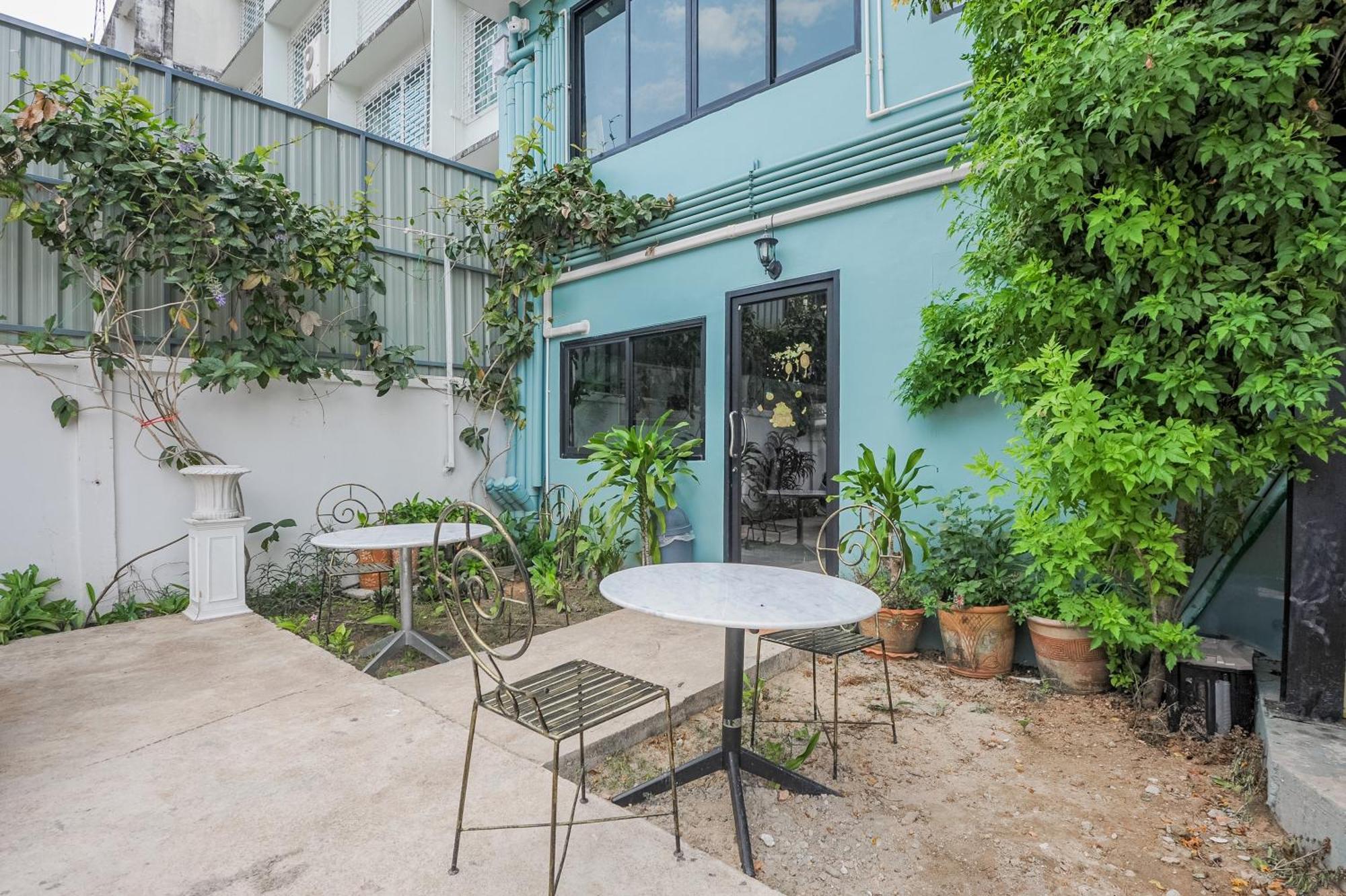 Ployburi Boutique Hotel Chanthaburi Bagian luar foto