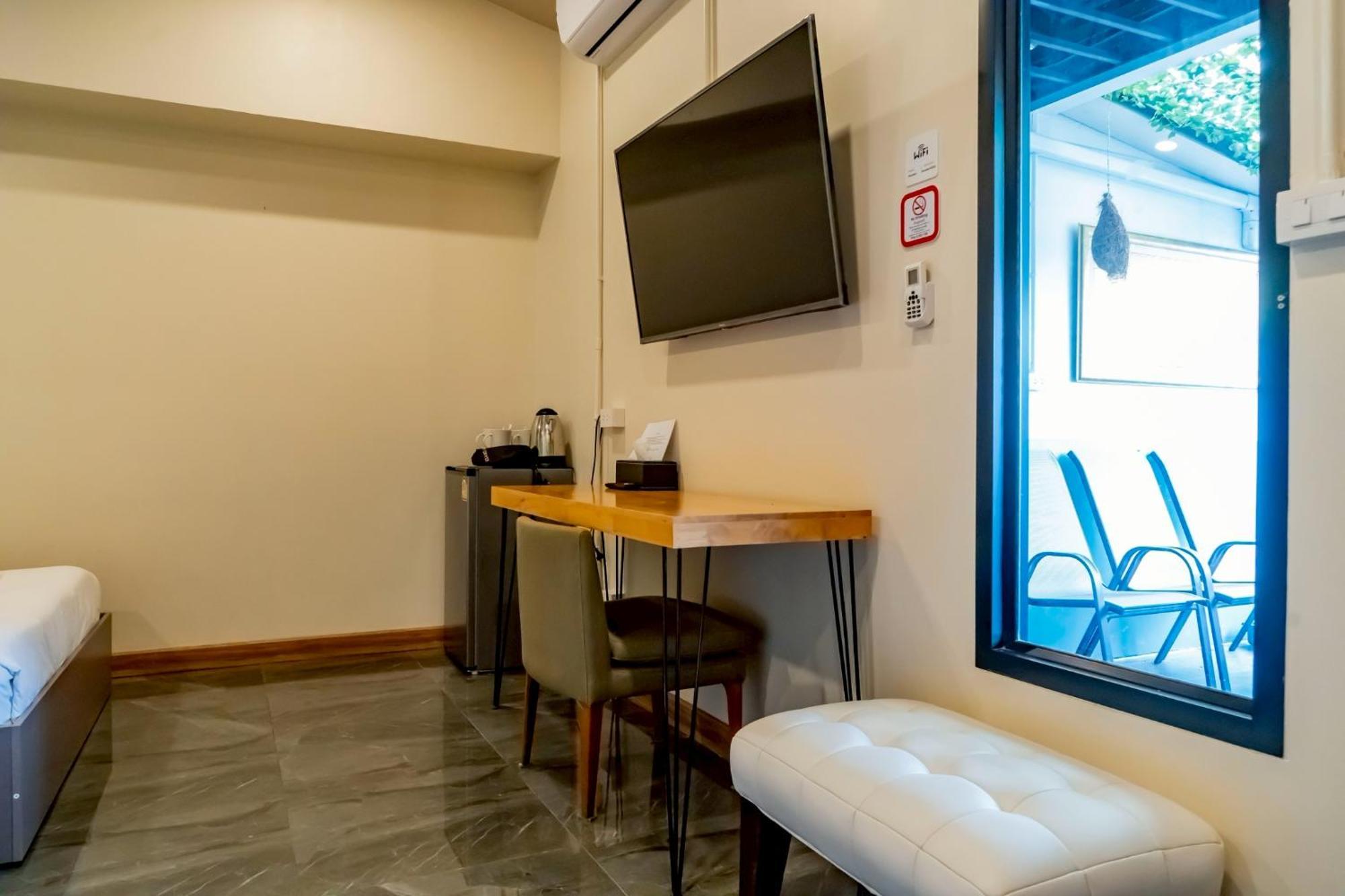 Ployburi Boutique Hotel Chanthaburi Bagian luar foto