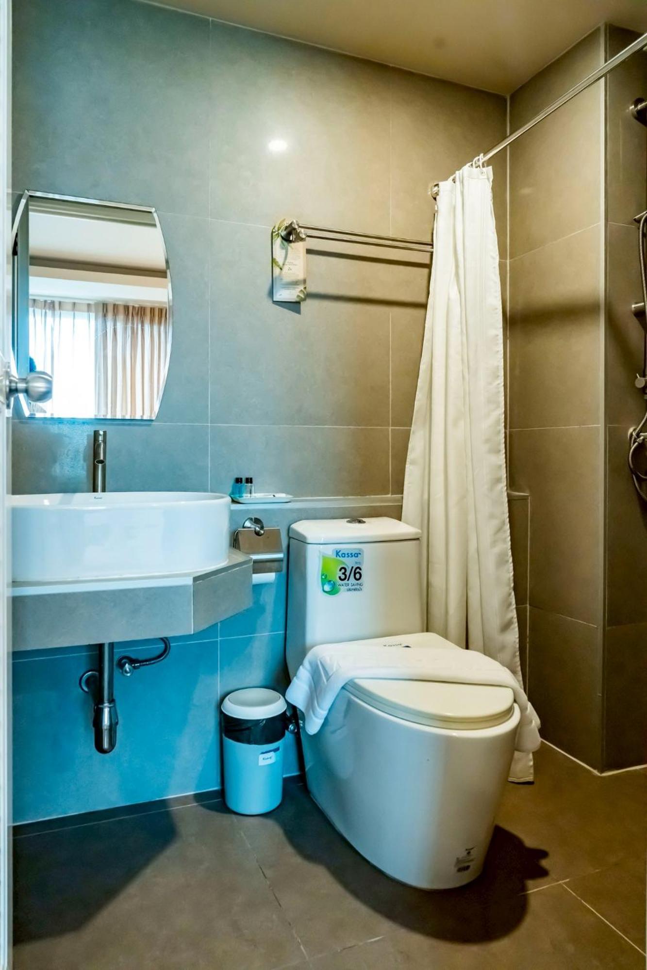 Ployburi Boutique Hotel Chanthaburi Bagian luar foto