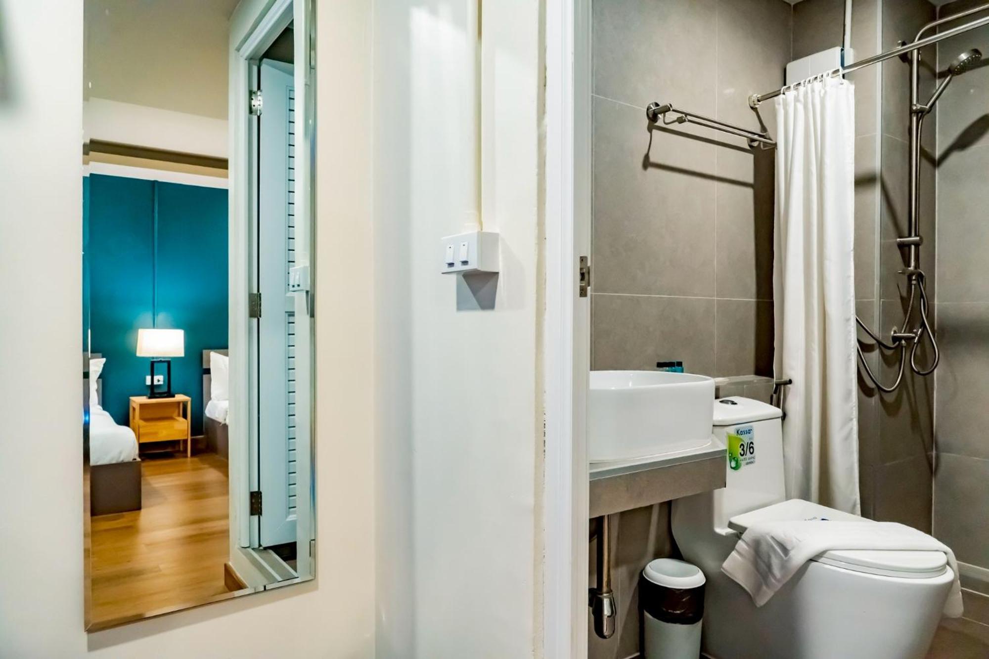 Ployburi Boutique Hotel Chanthaburi Bagian luar foto